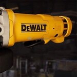 Угловая шлифмашина DeWalt DWE4237